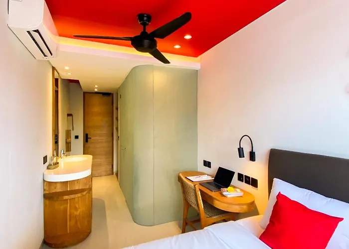 Sokkool Coliving And Coworking - Near Berawa Hotel Canggu