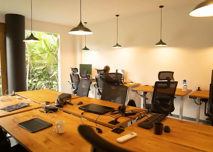 Sokkool Coliving And Coworking - Near Berawa