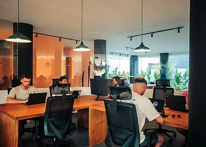 Hotel Sokkool Coliving And Coworking - Near Berawa